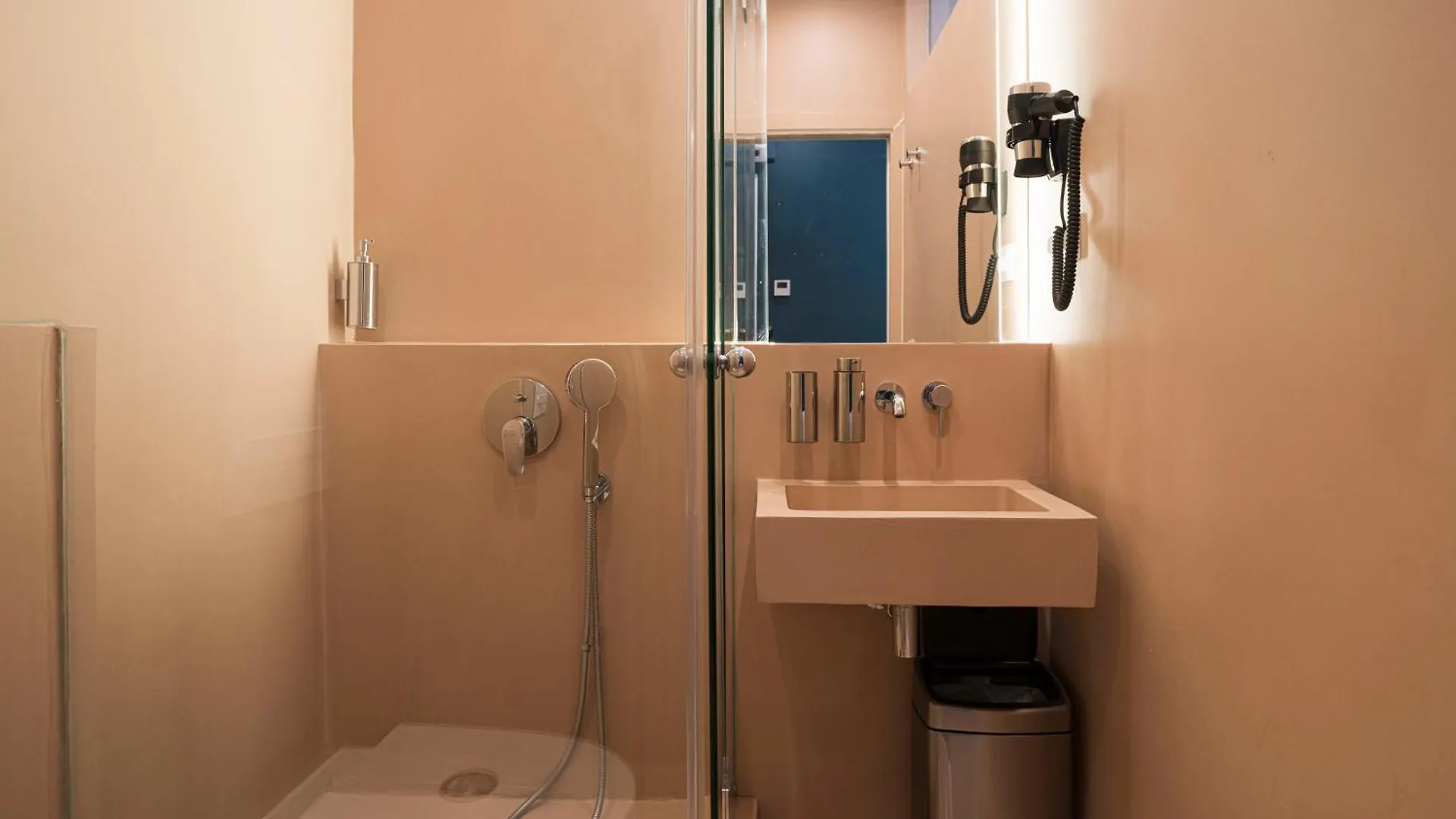 Penzion Hostal Sol Y K Barcelona