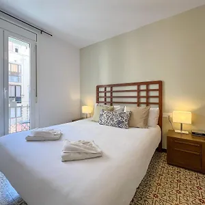 authentic-cute-family-apartment-near-camp-nou.topbarcelonahotels.com/